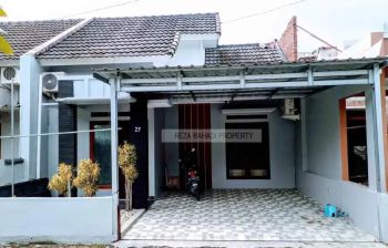 Dikontrakkan rumah cantik full furnish dalam cluster dekat akses kota
