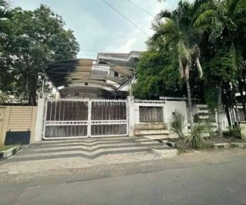 Rumah Bagus SHM - Sertifikat Hak Milik di Untung suropati, Tegalsari