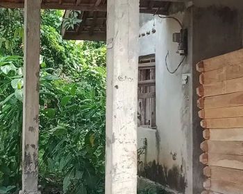 Jual rumah berikut tanah hook nya strategis
