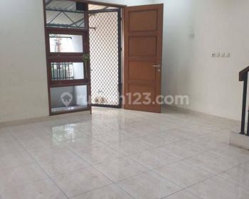 Disewakan Rumah Jelambar