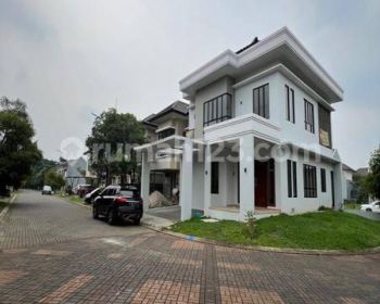 Illustria Hook 2 Lantai Cantik Mewah Rapi Siap Huni BSD City Eminent