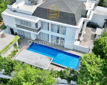 Rumah Mewah Cempaka Putih 2 Lantai Full Furnish Marmer Garden Pool