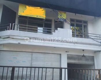 Disewakan ruko 2 lantai diarea komersil jl Bintaro sektor 3