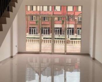 DISEWAKAN RUKO LA RIVIERA PIK 2 UK 4,5X12 HARGA 155JT/THN NEGO