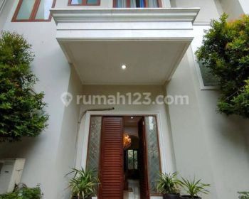 Rumah Bagus SHM di Kemang, Jakarta Selatan