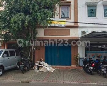 Ruko  Golden Madrid di depan Pasar Modern BSD City,bisa KPR