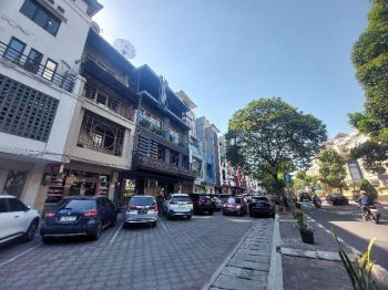 Ruko di Komplek Dharmawangsa Square