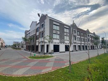 Ruko Gandeng Osaka Pik2 3lantai View Jalan Raya