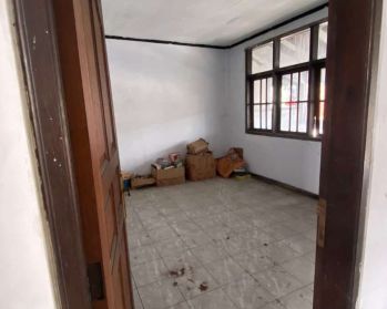 DISEWAKAN RUKO 4 LANTAI LOKASI STRATEGIS PUSAT KOTA