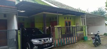 Dijual rumah kinclong status HM, aman & strategis dekat swalayan ADA