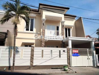 kan Rumah 2 lantai Siap Huni baru direnovasi GAYUNGSARI Dekat Ketintang,Masjid