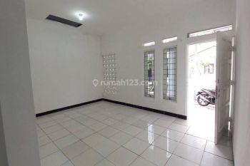 Bona Indah rumah sewa baru renovasi dekat stasiun mrt
