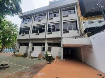 Disewakan Gedung, 3 Lantai , Luas 1000m2 di Raden Saleh Raya, Jak -Pus