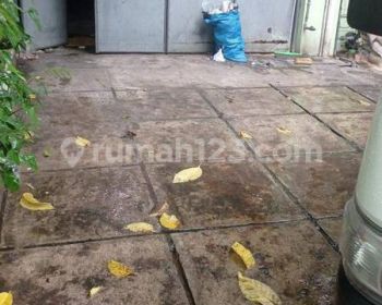 Rumah Dijual 2.5 Lantai di Sayap Karapitan