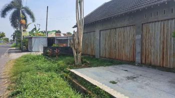 Ruko usaha pinggir jalan