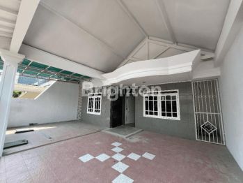 RUMAH TERAWAT SIAP HUNI DI PONDOK CANDRA, SELANGKAH DARI MERR