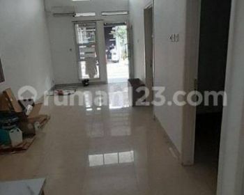 Rumah minimalis baru renov,dan sangat Asri.