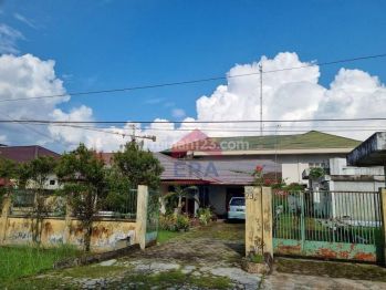 Rumah Kawasan Elite Strategis Dengan Tanah Yang Luas di Suhada