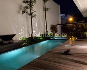 Rumah Pantai Indah Kapuk PIK Mewah Kolam Renang View Danau