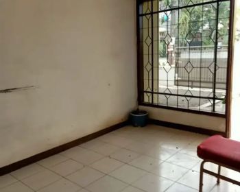 Jual rumah lama di komplek margawangi