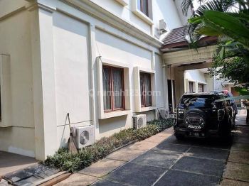 Rumah 2lantai disewakan di Cipete kemang