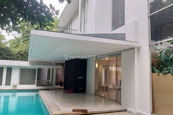 Rumah Bagus 2,5 lantai ada Pool Daerah Senopati Kebayoran Baru dekat SCBD