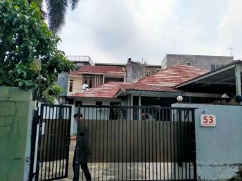 Dijual Rumah + Tanah Kosong