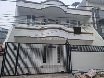 Rumah muara karang siap huni dan bagus row jalan 3 mobil