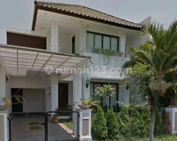 Rumah Semi Furnish 2 Lantai di Villa Westwood Pakuwon City