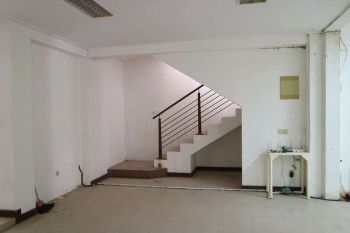 Bangunan Komersil Strategis di Jl. P. Mangkubumi, Cocok untuk Kantor,