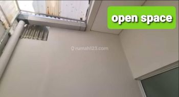 Dijual Cepat Rumah Lokasi Dekat Dengan Akses Jalan Besar di Malibu Village,