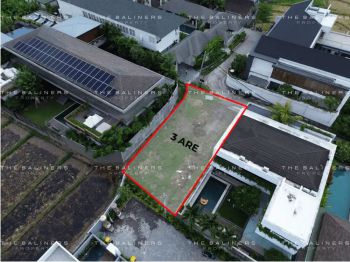 BERAWA, CANGGU LAND PROPERTY: A HARMONIOUS BLEND OF CONVENIENCE AND ST