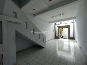 For Rent Ruko di Seminyak Akses Jalan Utama