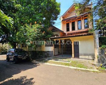 Rumah Minimalis 2 Lantai Lokasi Strategis Tengah Kota