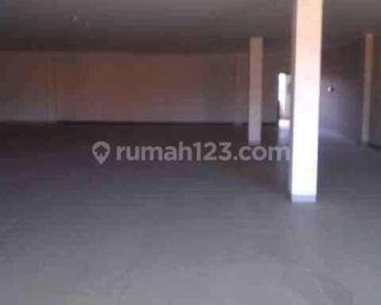 Gedung Lokasi Strategis Di Jalan Raya Di Legian Kuta Bali R1746
