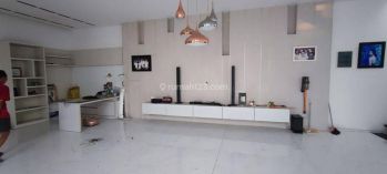 Candraresmi. Rumah semi furnish kota baru parahyangan bandung