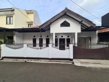 Dikontrakan Rumah Strategis di Margahayu Raya