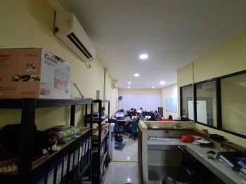 Disewakan Ruko 3 Lantai di Jalan RS.Fatmawati Raya Dekat MRT Haji Nawi