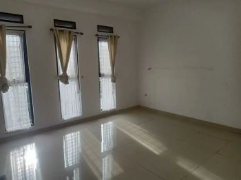 Rumah 2 lantai semi furnish di Ciwaruga Polban Bandung