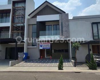 Rumah Baru Luxury Open Space di Singgasana Pradana Mekarwangi