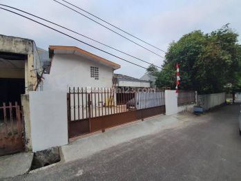 rumah besar strategis paling murah sewa strategis cocok buat gudang garasi dekat