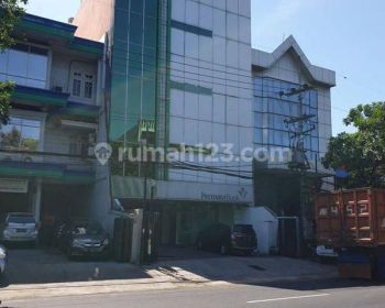 Kantor dekat pelabuhan Tanjung Perak