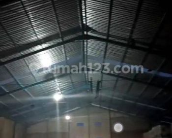 Gudang Siap Pakai di Randegansari