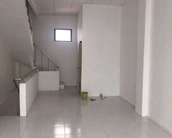 Disewakan ruko bagus lokasi strategis dekat roxy square jakarta