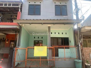 Rumah Siap Huni 2lantai Sudah Renovasidi Cibinong Bogor