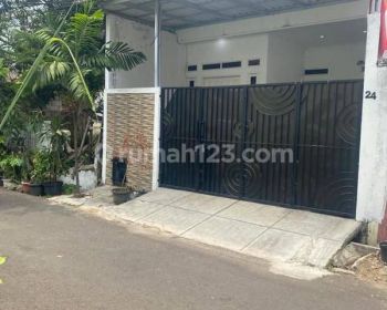 Rumah Minimalis Modern 1 Lantai Dengan Kolam Renang Rawamangun