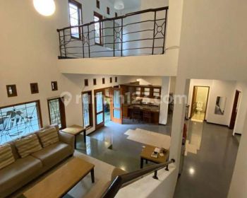 Disewakan Rumah Lux Full Furnished di Sutami Bandung