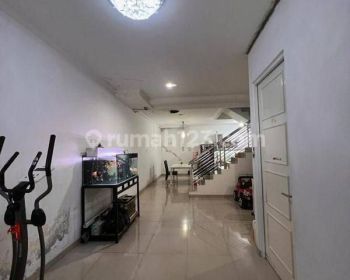 DIJUAL RUMAH DUTA GARDEN CLUSTER BEVERLY HILLS , 2 LANTAI 1/2, ADA BALKON DI 2