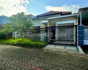 Rumah Modern Minimalis di Cluster Araya Golf, Blimbing Malang