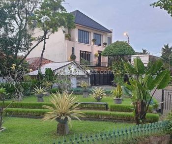 Rumah Kantor/ bisa jadi gedung serbaguna .5 menit ke Senayan city dan SCBD dan